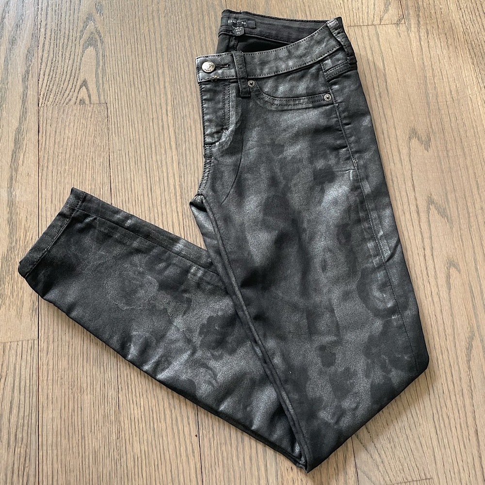 Bebe. Black metallic jeans. Size 25